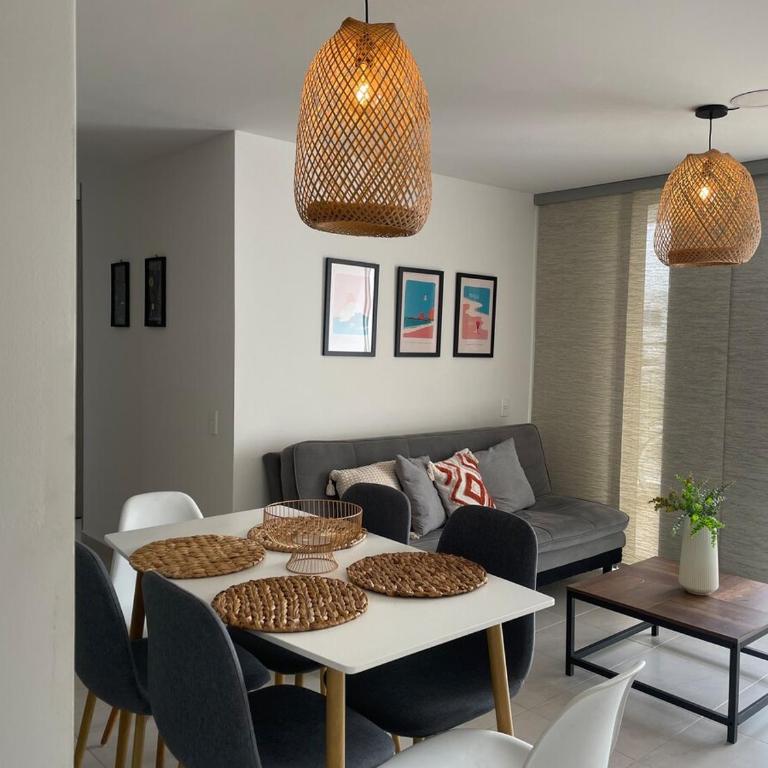 Apartamento cerca al aeropuerto con 3 habitaciones - Three-Bedroom Apartment - 23