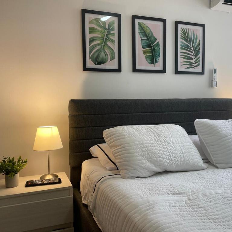 Apartamento cerca al aeropuerto con 3 habitaciones - Three-Bedroom Apartment - 31