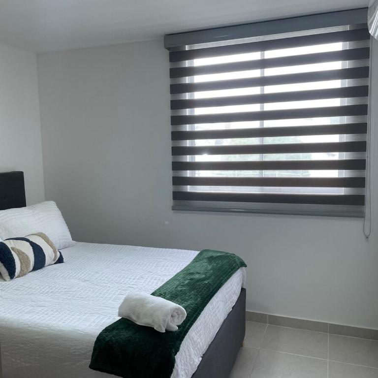 Apartamento cerca al aeropuerto con 3 habitaciones - Three-Bedroom Apartment - 19