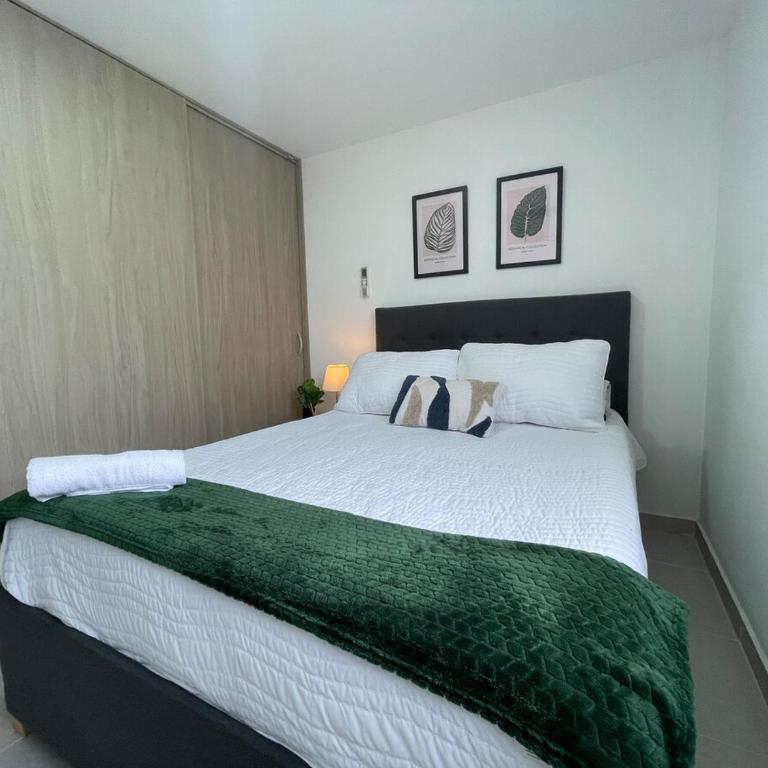 Apartamento cerca al aeropuerto con 3 habitaciones - Three-Bedroom Apartment - 17