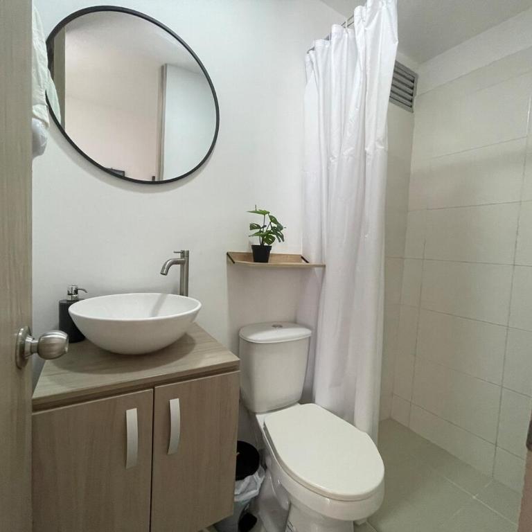 Apartamento cerca al aeropuerto con 3 habitaciones - Three-Bedroom Apartment - 9