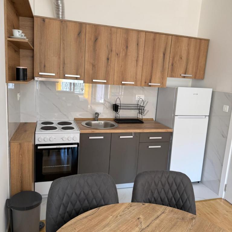 Blaze Apartment Budva - One-Bedroom Apartment - 11