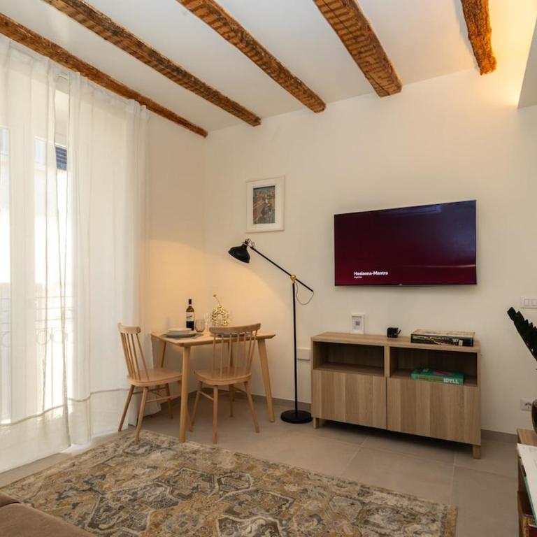 Studio 35 Design and character in the heart of Como - Appartamento Standard - 1