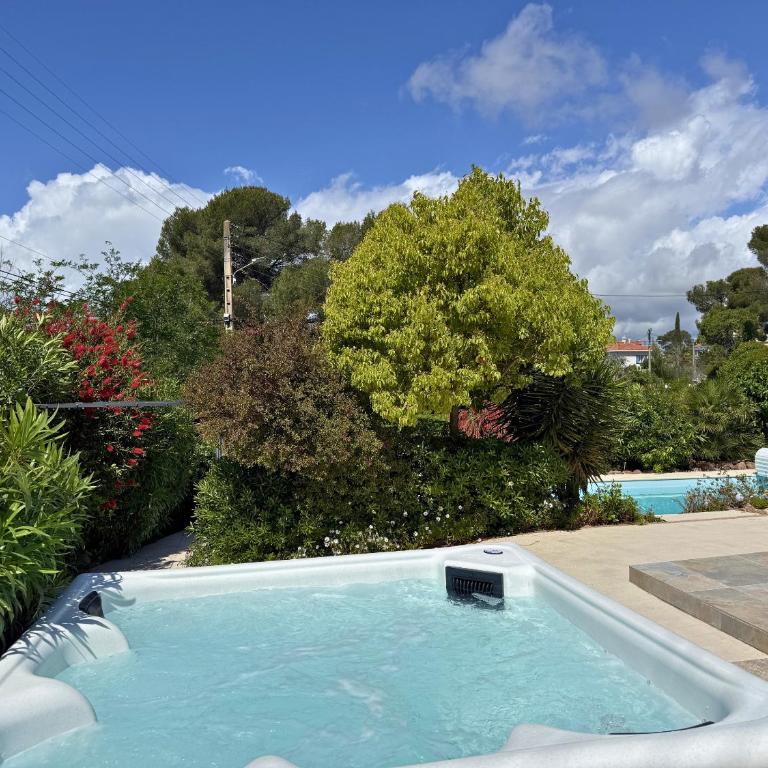 Villa avec jacuzzi & piscine - proche port & plages - Villa - 61