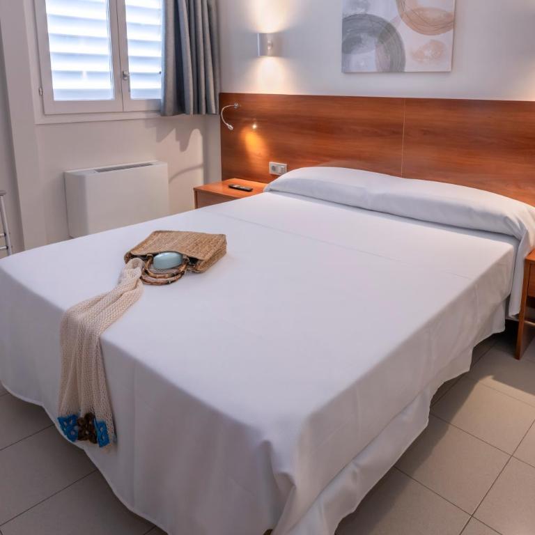 Hotel GHT Simeon - Habitación Doble con balcón - 1 o 2 camas - 7
