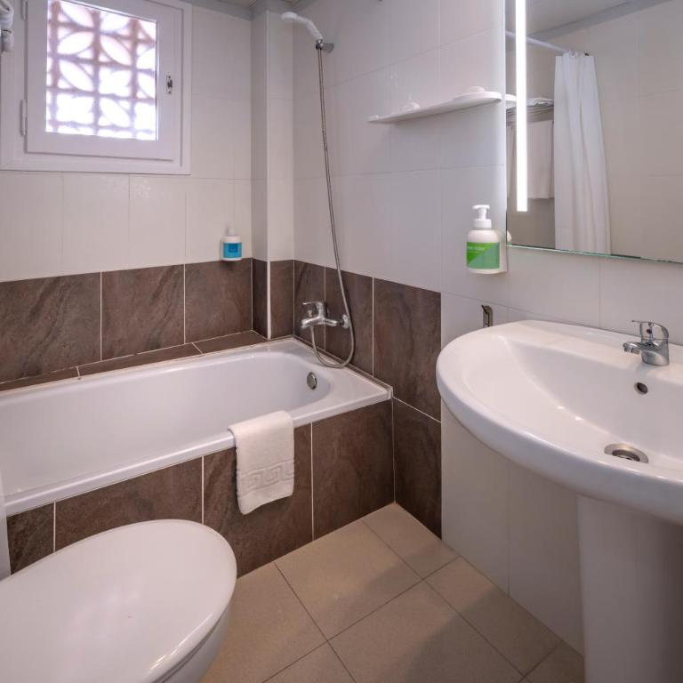 Hotel GHT Simeon - Habitación Doble con balcón - 1 o 2 camas - 2