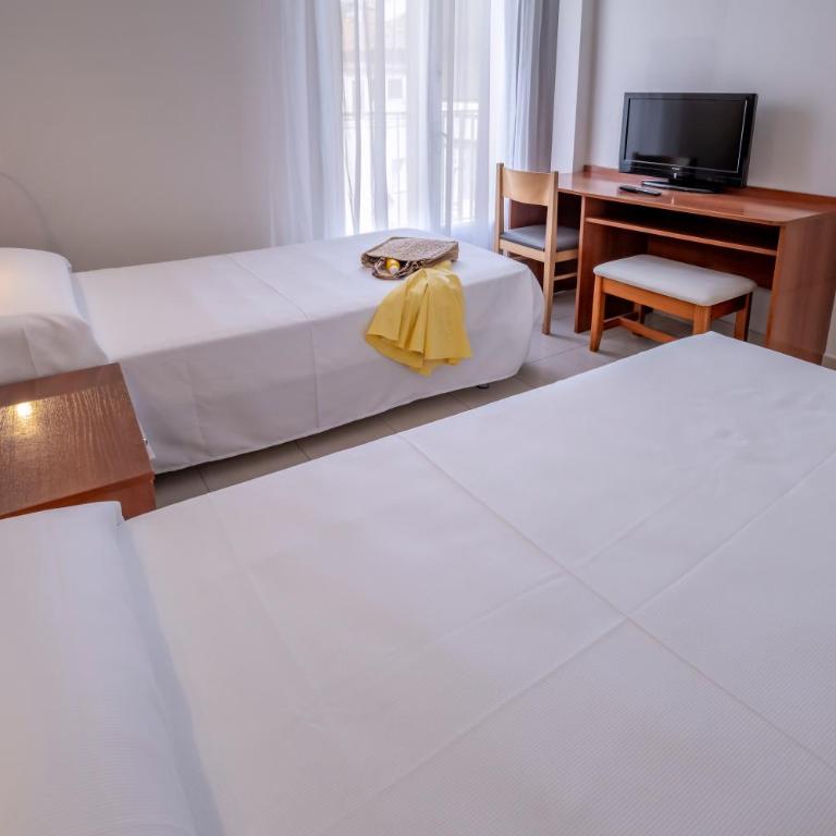 Hotel GHT Simeon - Habitación Doble con balcón - 1 o 2 camas - 10