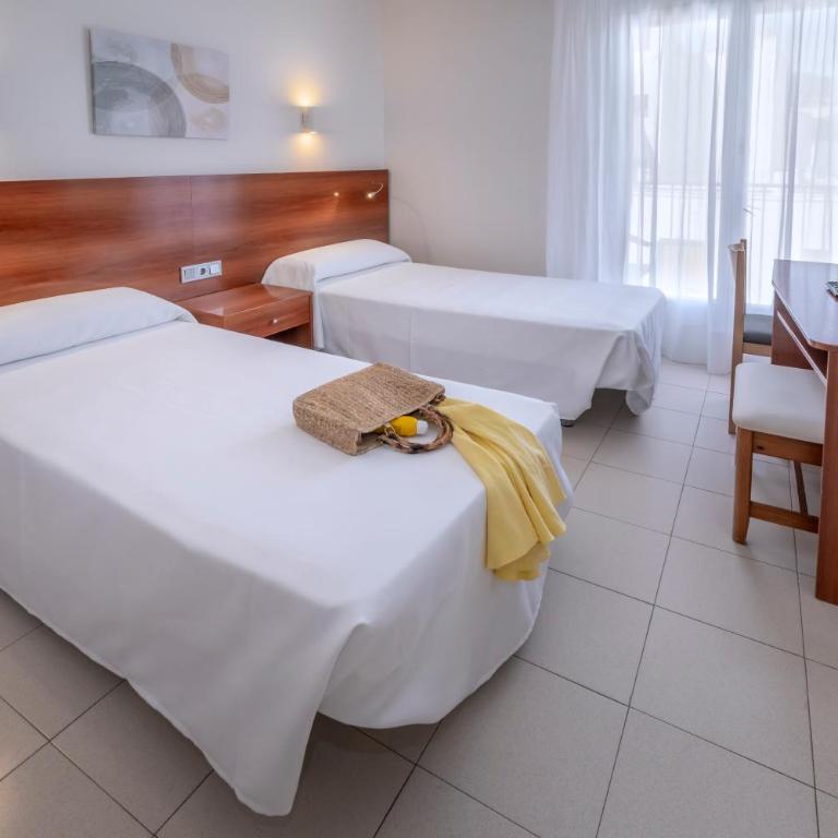 Hotel GHT Simeon - Habitación Doble con balcón - 1 o 2 camas - 14