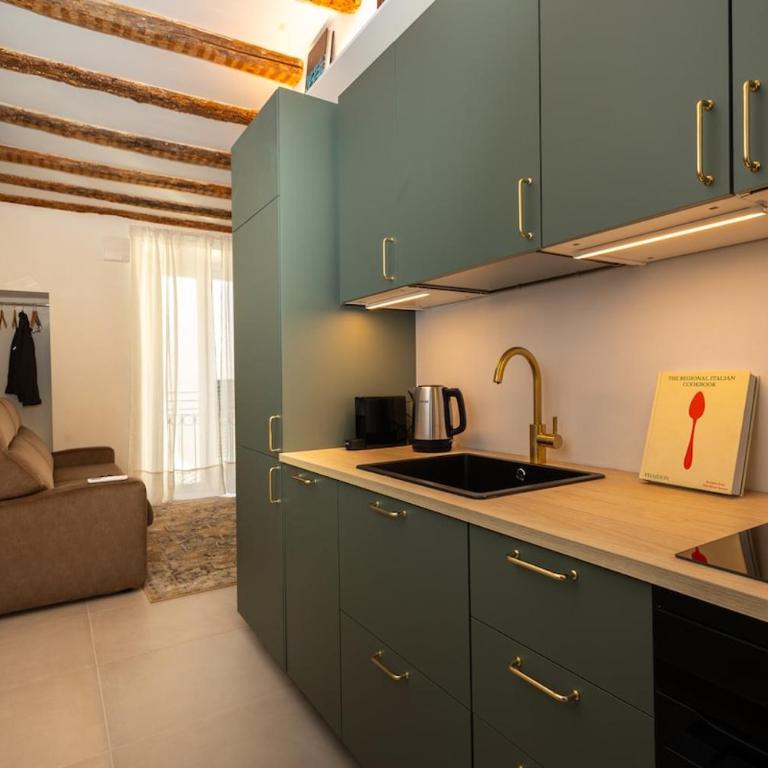 Studio 35 Design and character in the heart of Como - Appartamento Standard - 4