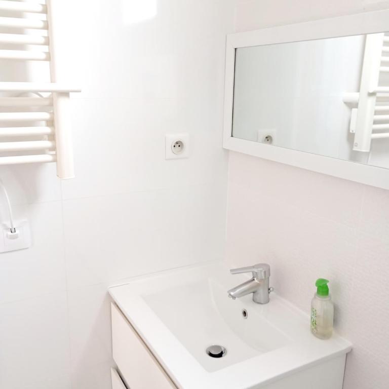 Studio Vue Mer - One-Bedroom House - 10