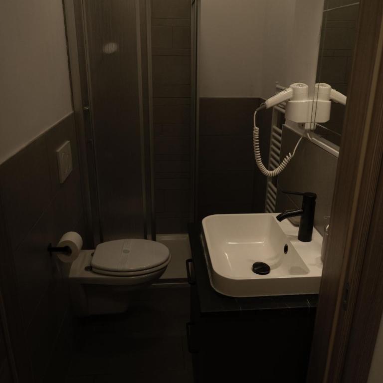 Mary's Rooms & Apartments - Budget Double Room - 4