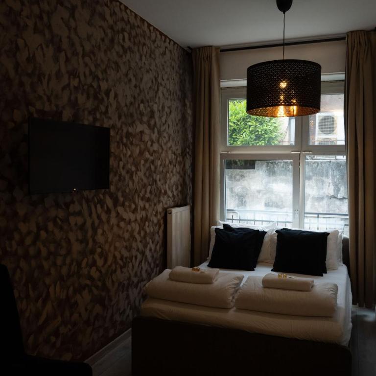 Mary's Rooms & Apartments - Budget Double Room - 1