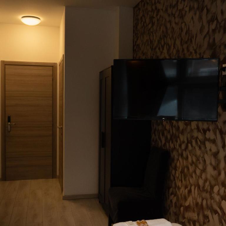 Mary's Rooms & Apartments - Budget Double Room - 3