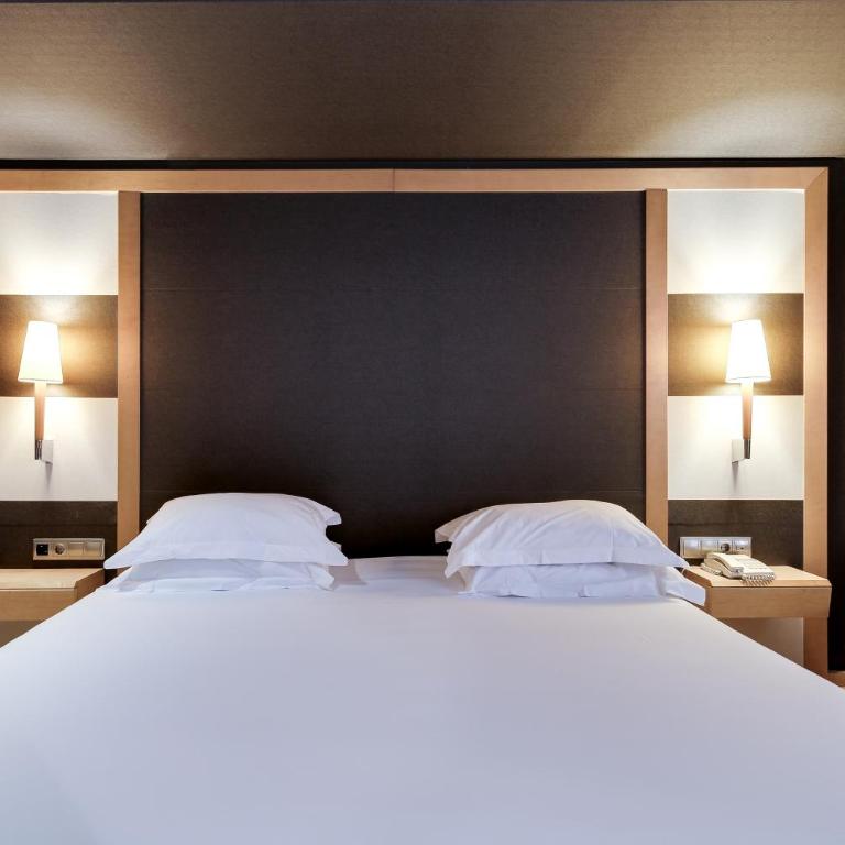 Hotel Barcelona Universal - Suite with City View - 4
