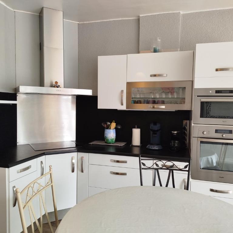 Agréable appartement T2 avec loggia proche commerces et plage - 4ALB24 - Appartement avec Terrasse - 18