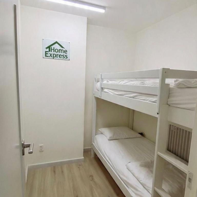 Home EXPRESS - Apartamento de 1 dormitorio - 3