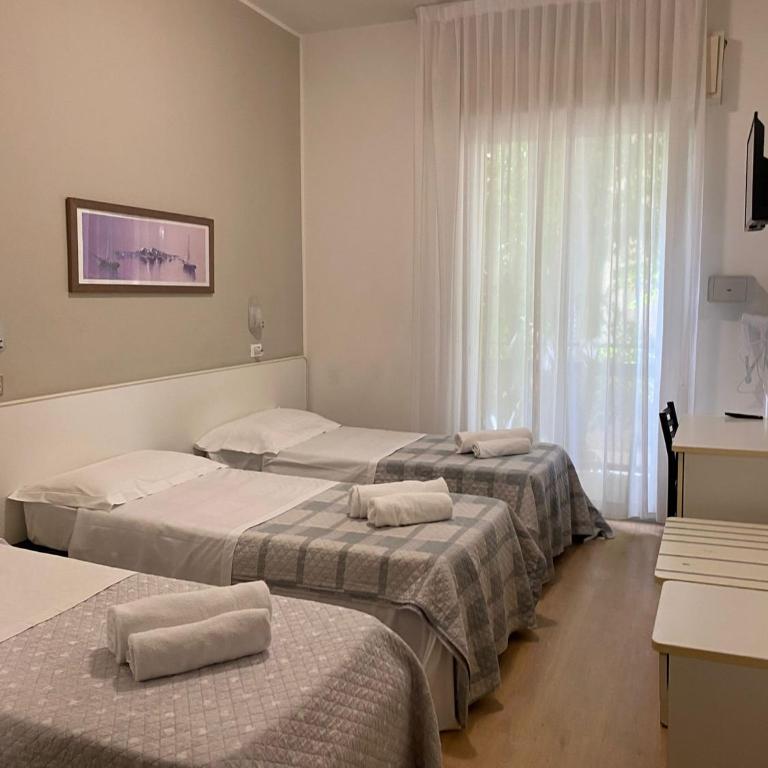 Hotel Tiziana - Camera Tripla - 7