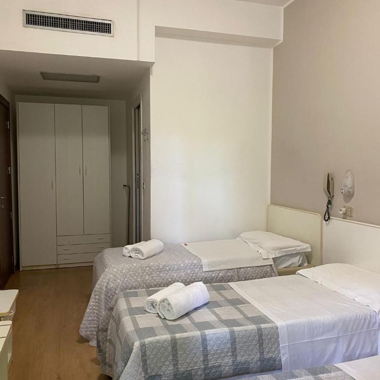 Hotel Tiziana - Camera Tripla - 3