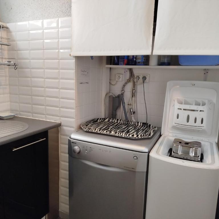 Agréable appartement T2 avec loggia proche commerces et plage - 4ALB24 - Appartement avec Terrasse - 23