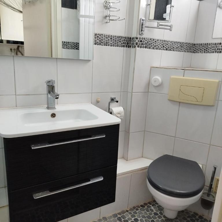 Agréable appartement T2 avec loggia proche commerces et plage - 4ALB24 - Appartement avec Terrasse - 25