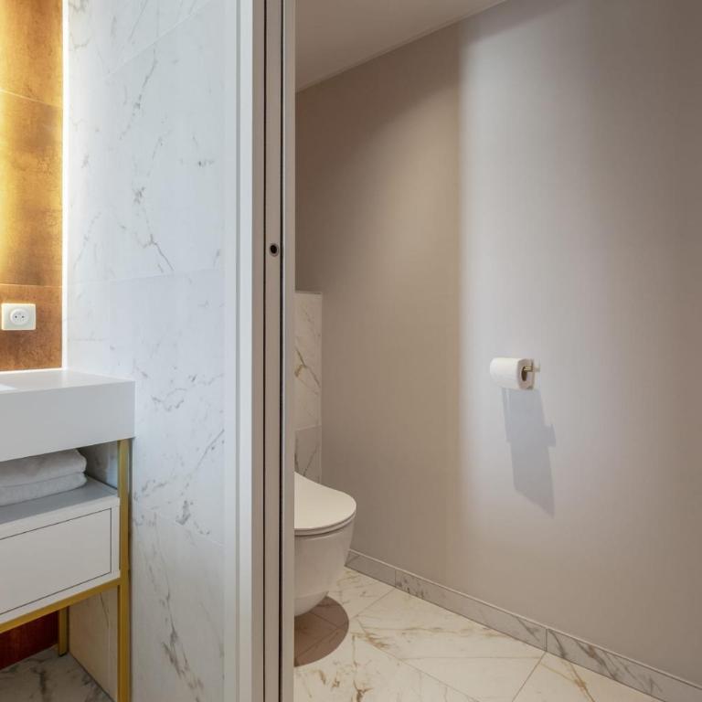 Vibes Resort Brand-new studio with rooftop pool Naturist Village - Appartamento - 13