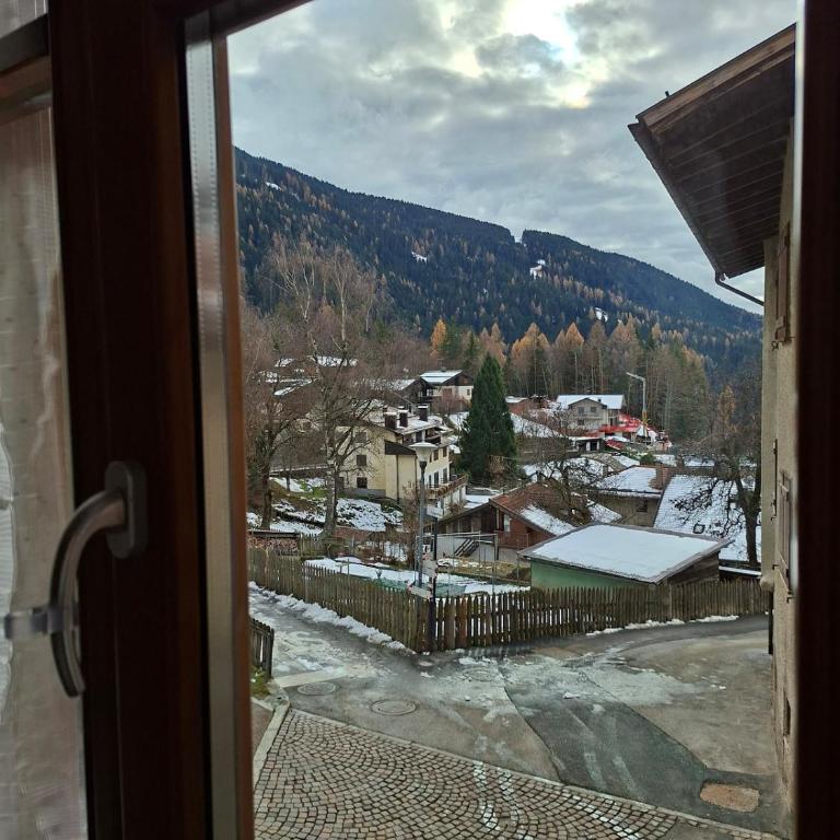 Casa Brenta Mavignola 3 bedrooms Alpine charm - Three-Bedroom Apartment with Mountain View - 7