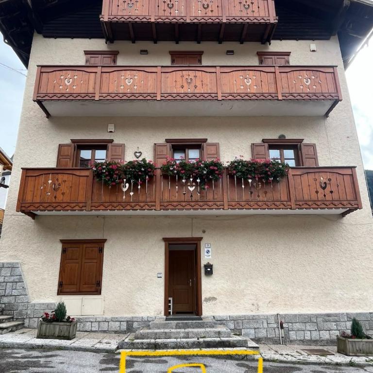Casa Brenta Mavignola 3 bedrooms Alpine charm - Three-Bedroom Apartment with Mountain View - 19