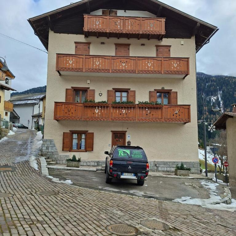 Casa Brenta Mavignola 3 bedrooms Alpine charm - Three-Bedroom Apartment with Mountain View - 22
