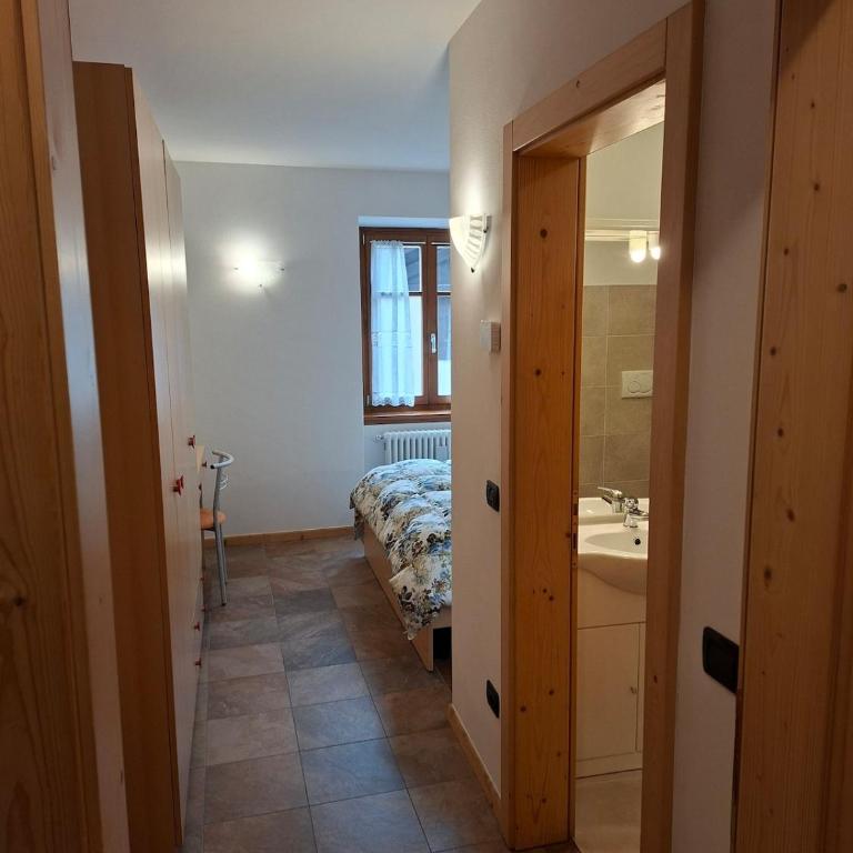 Casa Brenta Mavignola 3 bedrooms Alpine charm - Three-Bedroom Apartment with Mountain View - 31
