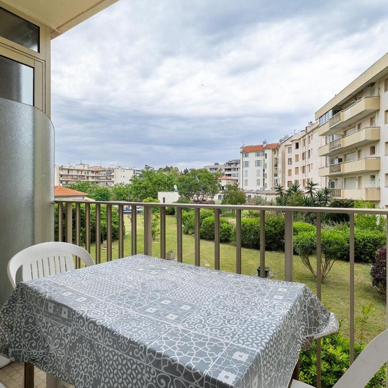 Juan les pins centre Le France 3 P - Appartement 2 Chambres Deluxe - Vue sur Océan - 19