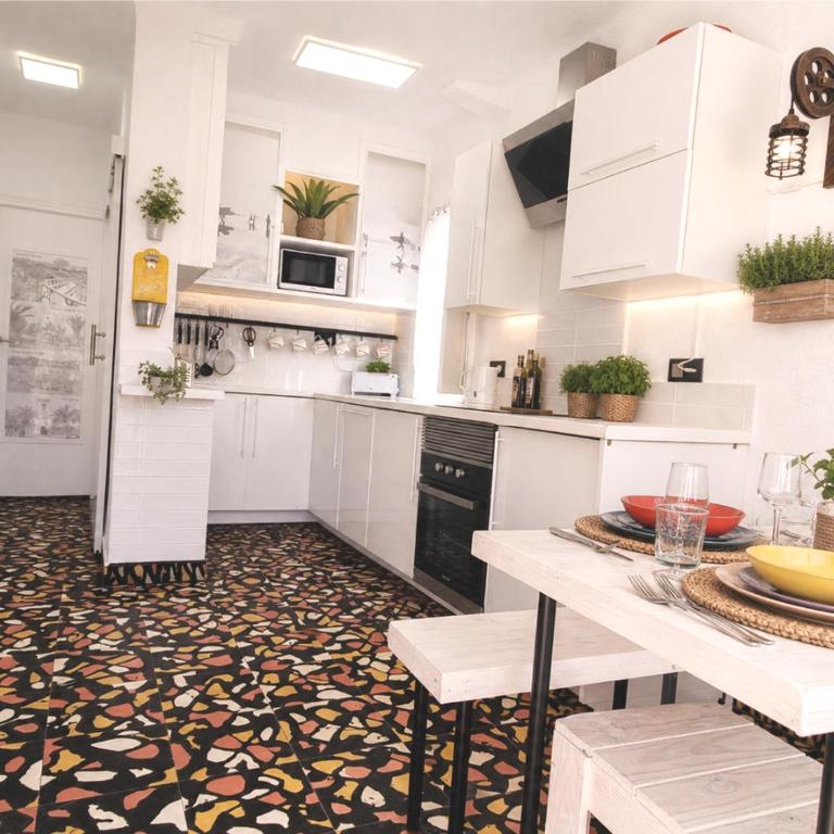 MI CASA by Roccos Retreats with private balcony and entrance - Apartamento de 2 dormitorios - 9