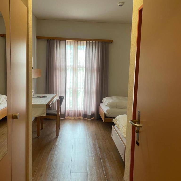 Hotel & Bildungshaus St. Jodern - Doppelzimmer mit Balkon - 2