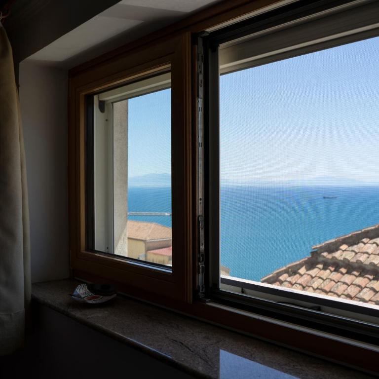 Piano Rooms B&B - Camera Deluxe Matrimoniale con Vista Mare - 7