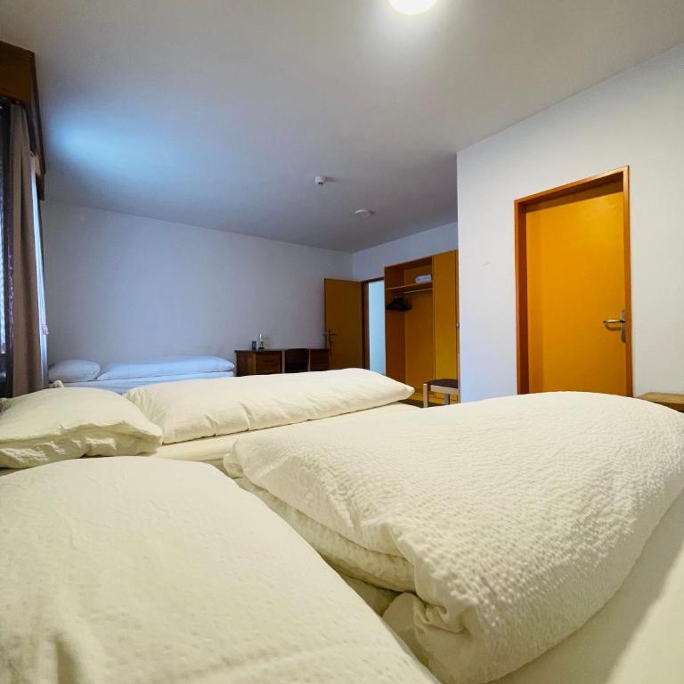 Hotel & Bildungshaus St. Jodern - Standard Dreibettzimmer - 2
