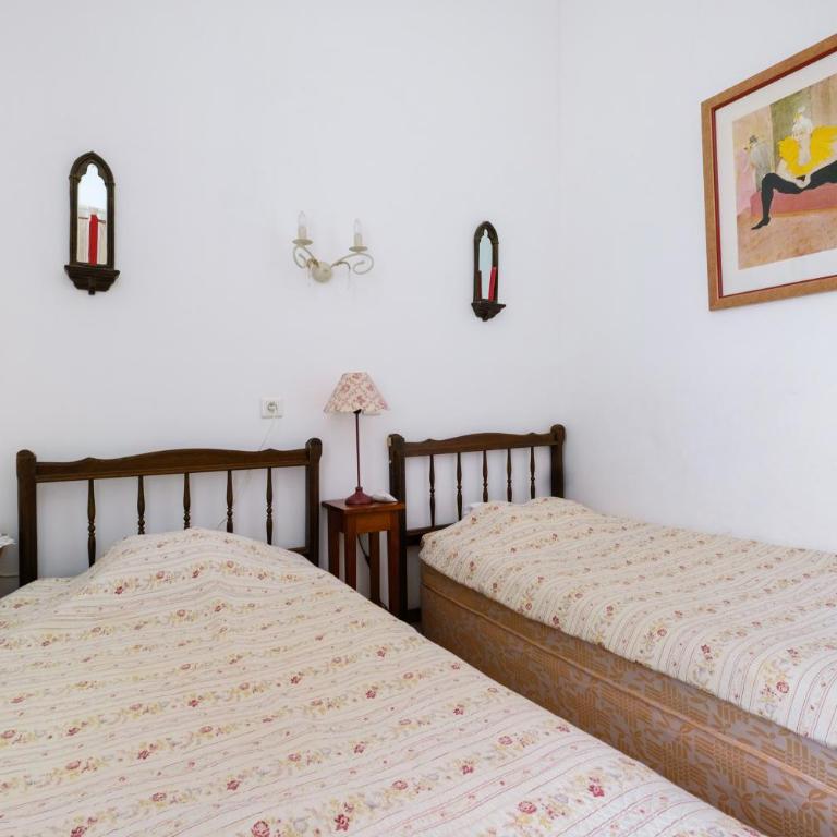 Vieil Antibes 2P Clémenceau - Two-Bedroom Deluxe Apartment with Garden View - 17