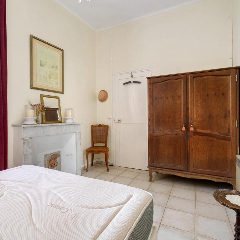 Vieil Antibes 2P Clémenceau - Two-Bedroom Deluxe Apartment with Garden View - 16