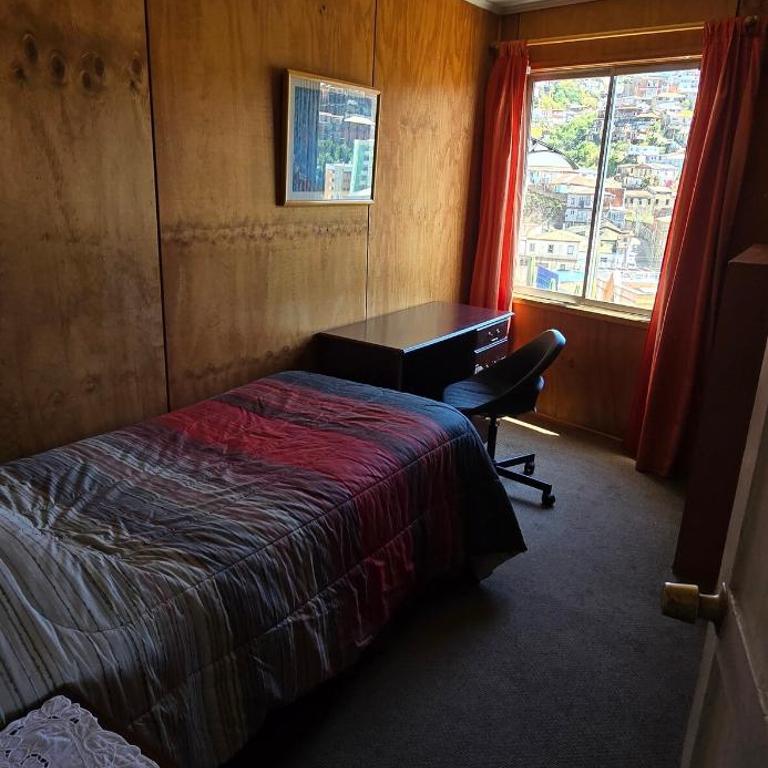 Casa Emilia - Single Room with Shared Bathroom - 1