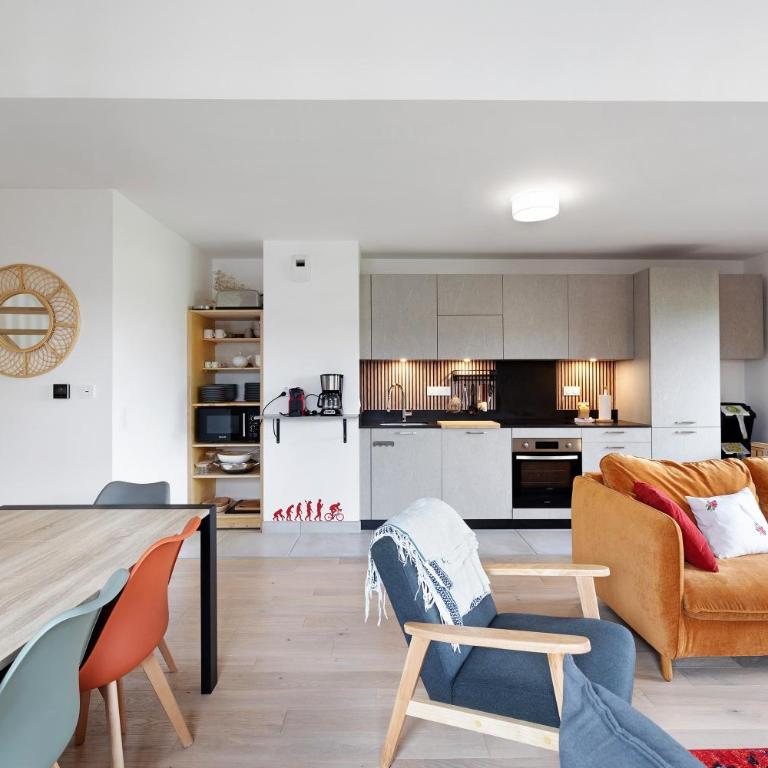 Les 3 Marmottes - centre Samoëns - Three-Bedroom Premium Apartment with Balcony - 9