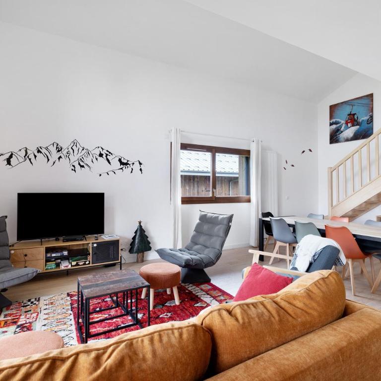 Les 3 Marmottes - centre Samoëns - Three-Bedroom Premium Apartment with Balcony - 5