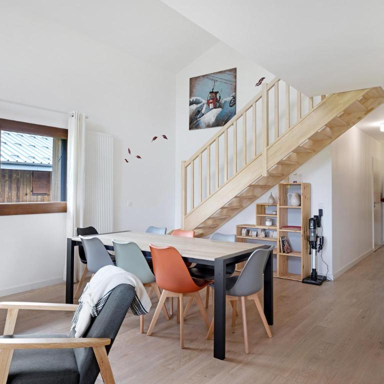 Les 3 Marmottes - centre Samoëns - Three-Bedroom Premium Apartment with Balcony - 11