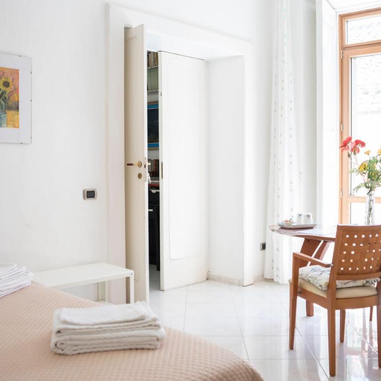 Piano Rooms B&B - Camera Matrimoniale Deluxe con Balcone - 11
