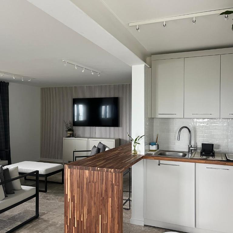 Renovated APT with panoramic view - Deluxe Apartment mit 2 Schlafzimmern und Gartenblick - 17