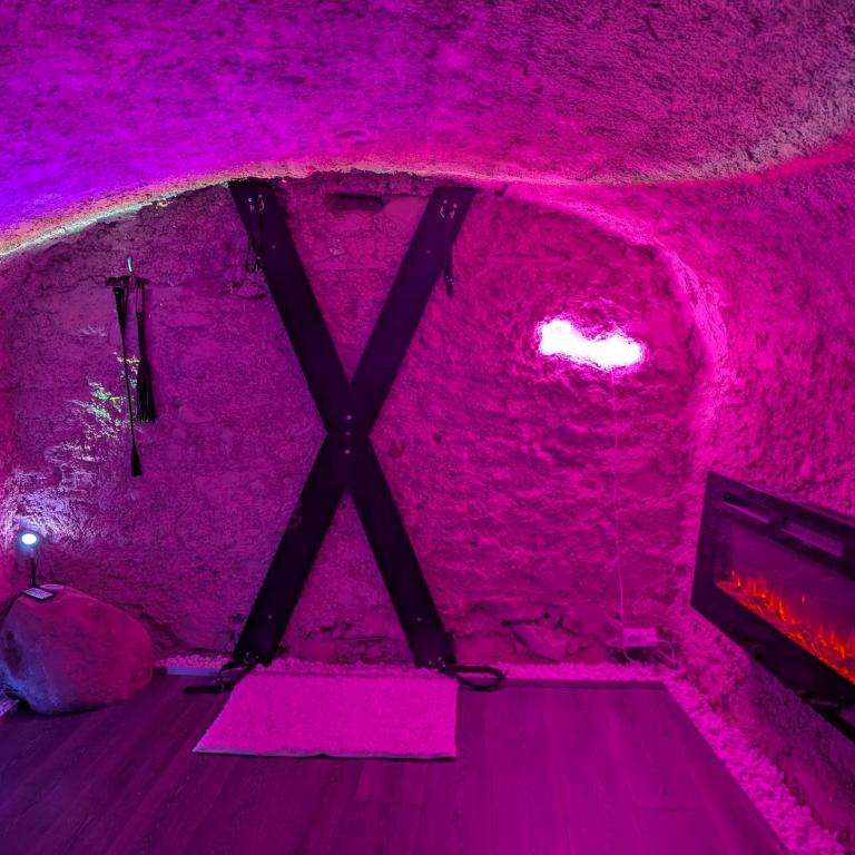 Loveroom Romantique avec Spa et Secret Room - A proximité des Lacs - La Mure - Appartement 1 Chambre - 19