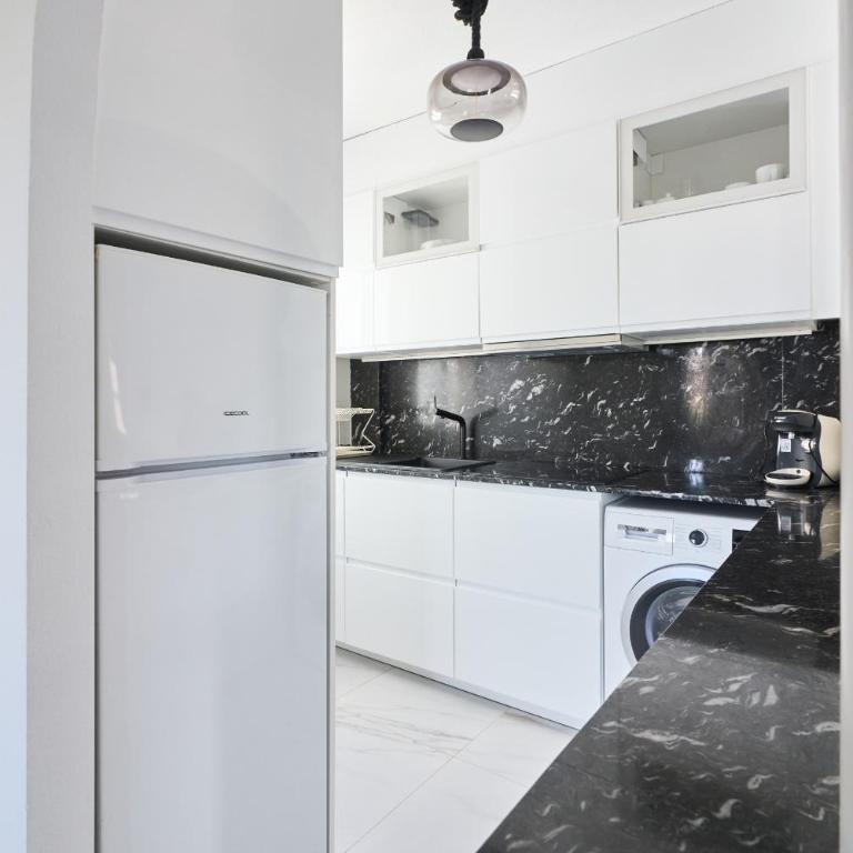 081 Design Style- Alicante Holiday - Bungalow Superior - 8