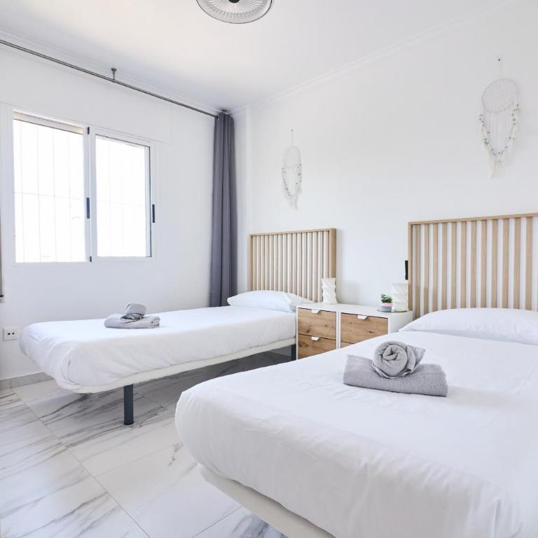 081 Design Style- Alicante Holiday - Bungalow Superior - 13