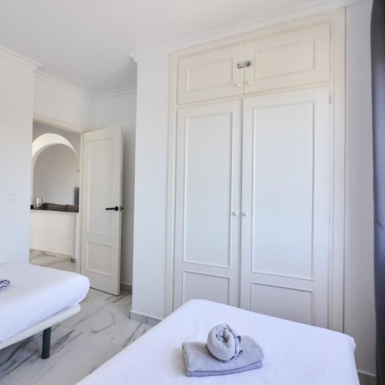 081 Design Style- Alicante Holiday - Bungalow Superior - 16