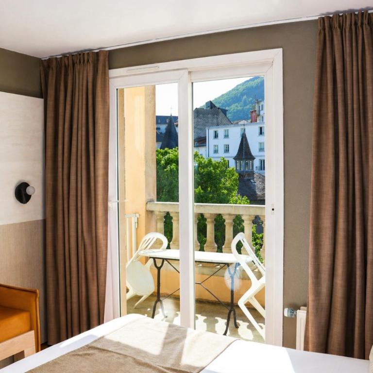 Hôtel La Solitude - Chambre Simple Supérieure avec Balcon - 11