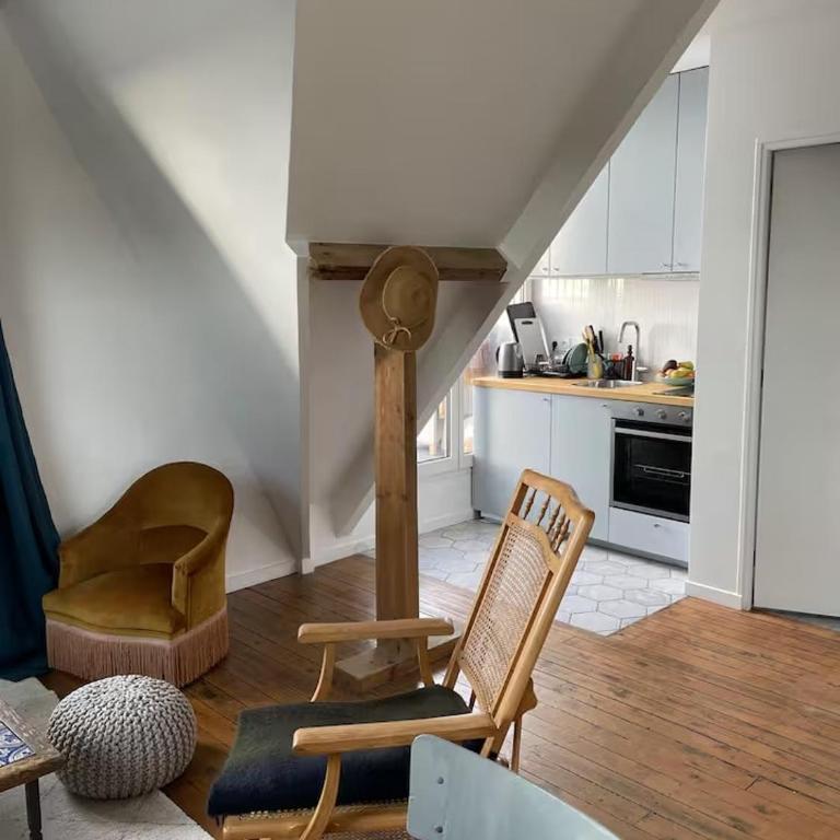 The romantic perch close to the sea - One-Bedroom Apartment - 11