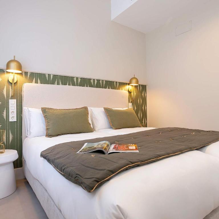 Genteel Home San Anton Granada - Four-Bedroom Penthouse Apartment - 17