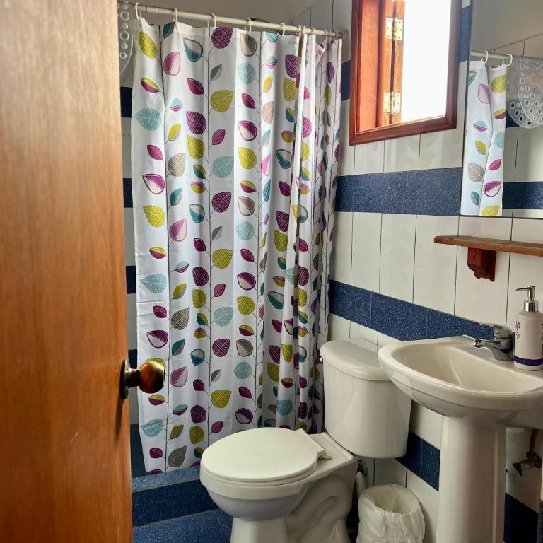 Hostal El Punto - Triple Room with City View - 8